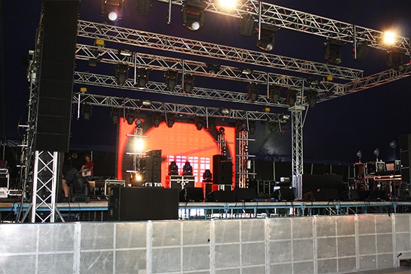 Structures_Fencing_Truss_Lighting_LED_Screen_Stage_Concert_Speakers